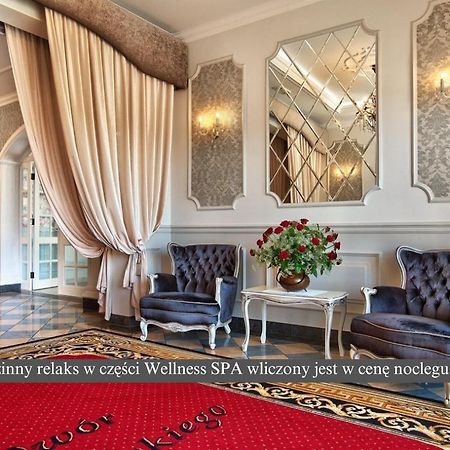 Dwor Czarneckiego Hotel Porosly Bagian luar foto