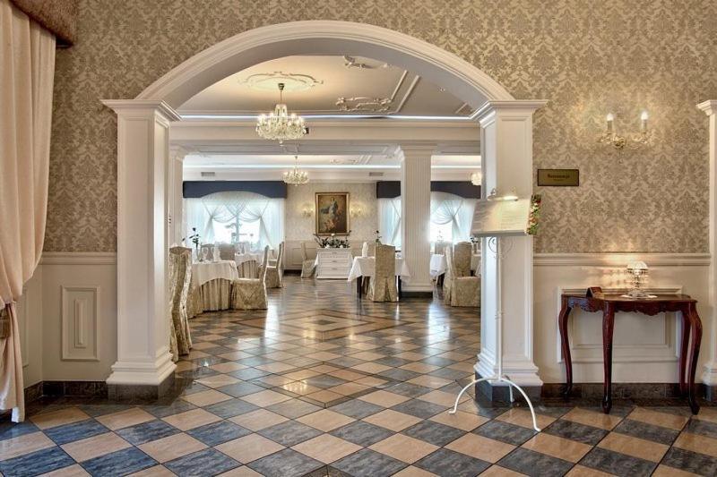 Dwor Czarneckiego Hotel Porosly Bagian luar foto