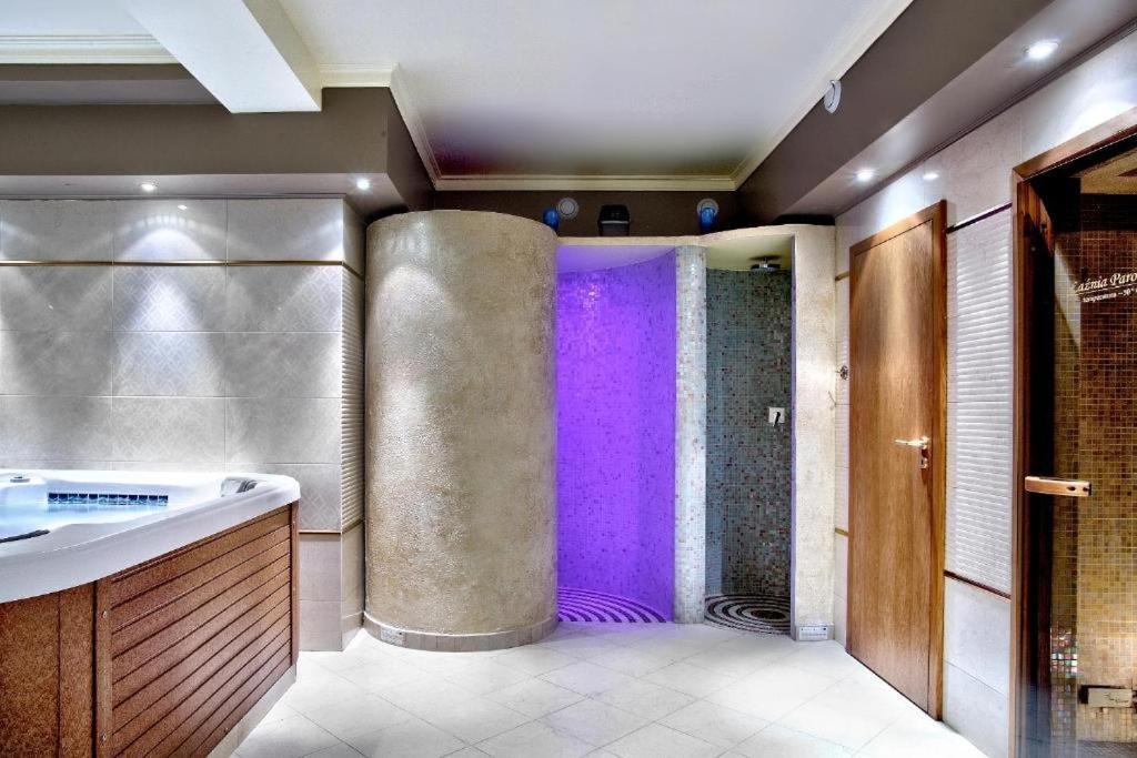 Dwor Czarneckiego Hotel Porosly Bagian luar foto