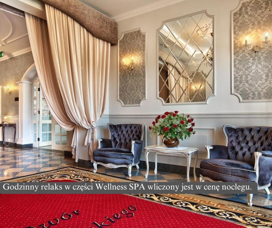 Dwor Czarneckiego Hotel Porosly Bagian luar foto