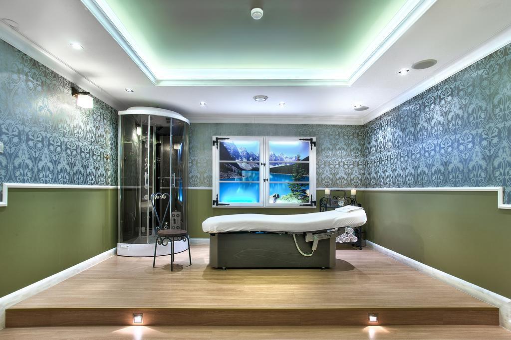 Dwor Czarneckiego Hotel Porosly Bagian luar foto