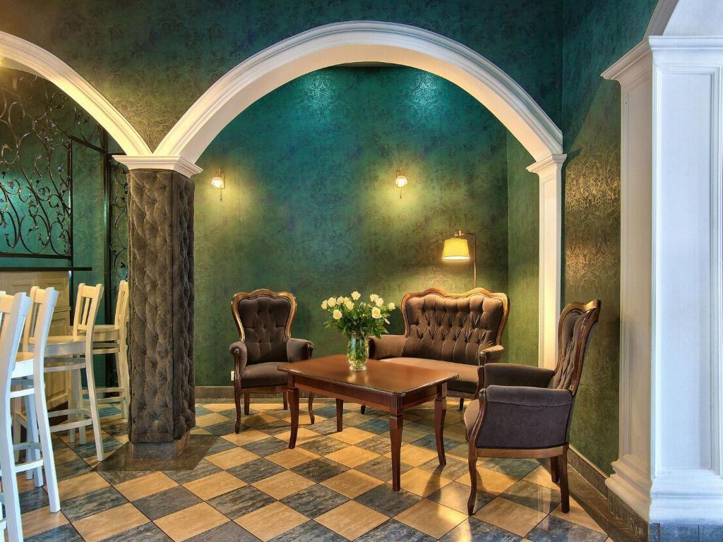 Dwor Czarneckiego Hotel Porosly Bagian luar foto
