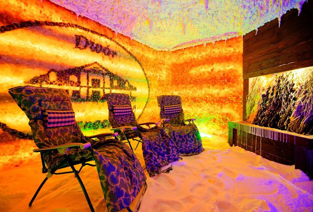 Dwor Czarneckiego Hotel Porosly Bagian luar foto