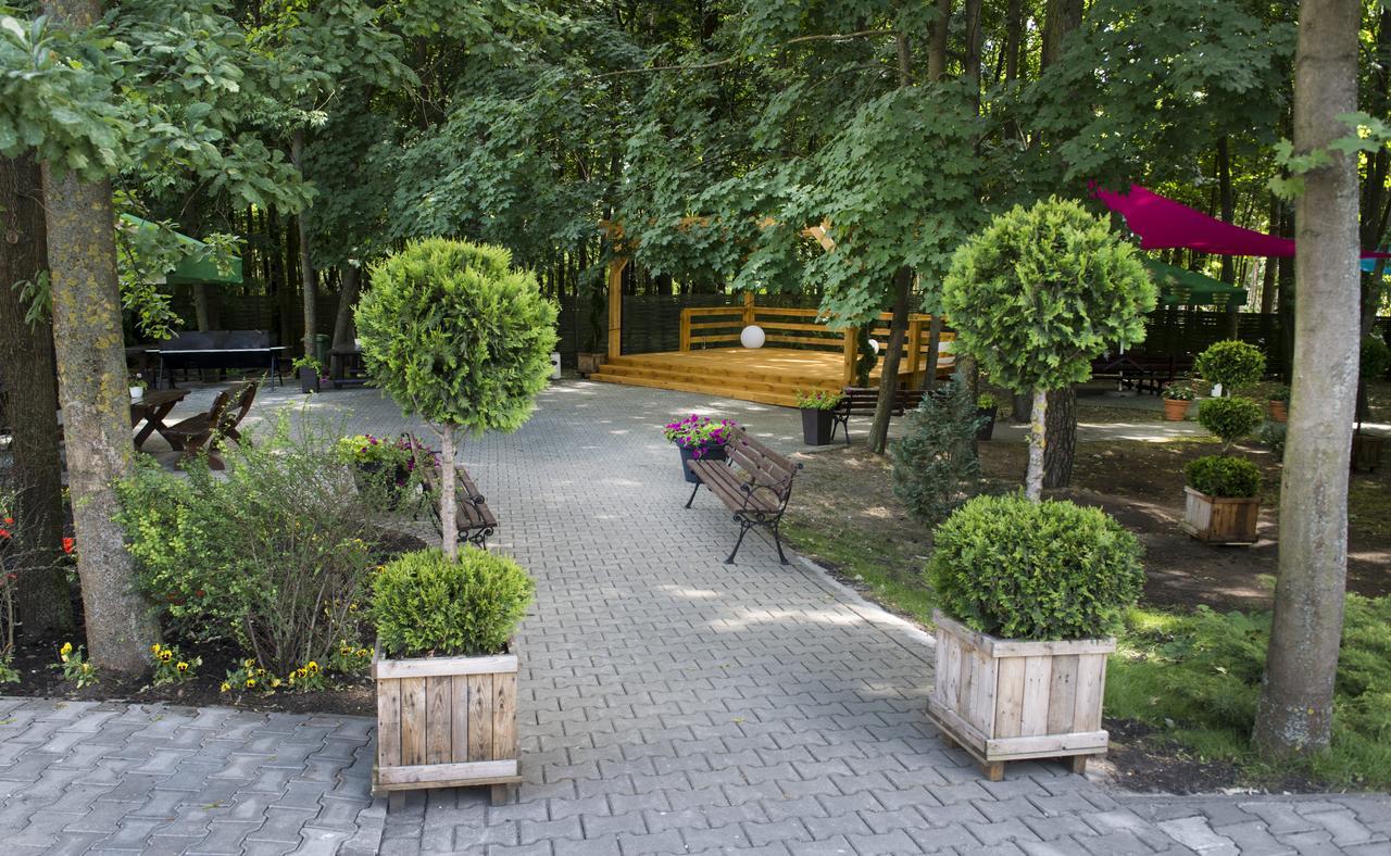 Dwor Czarneckiego Hotel Porosly Bagian luar foto
