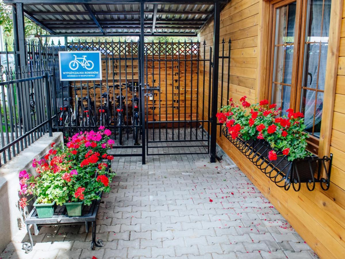Dwor Czarneckiego Hotel Porosly Bagian luar foto