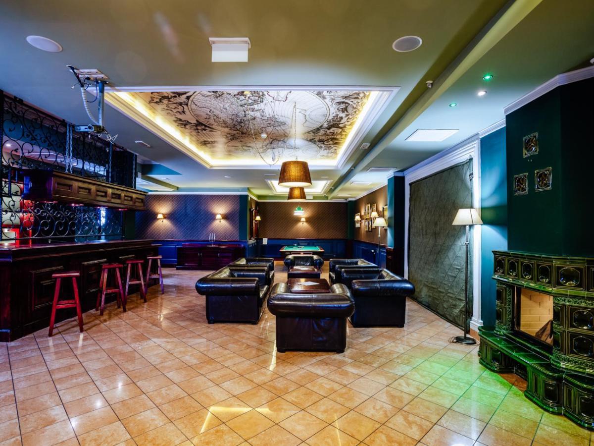 Dwor Czarneckiego Hotel Porosly Bagian luar foto