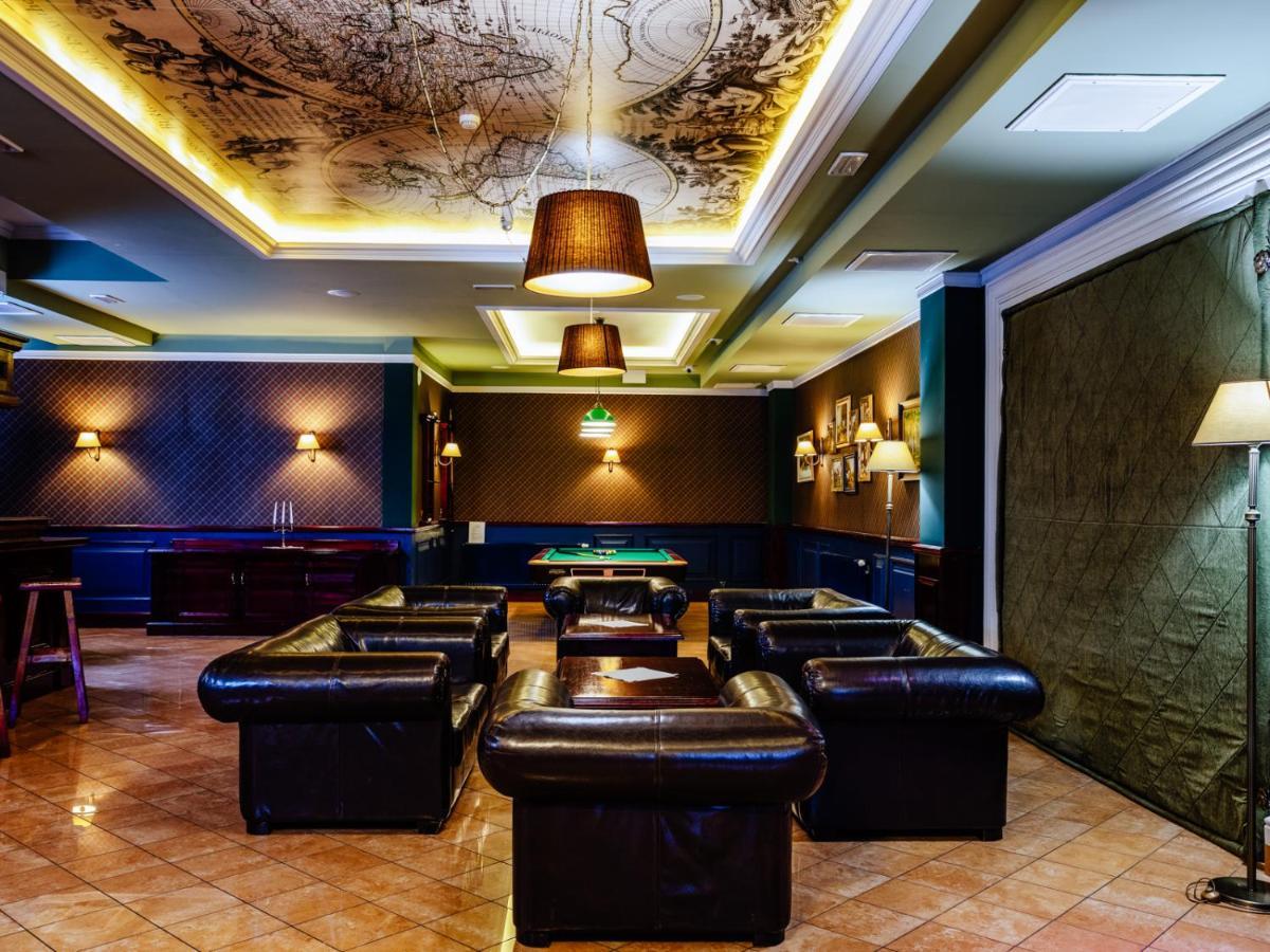 Dwor Czarneckiego Hotel Porosly Bagian luar foto